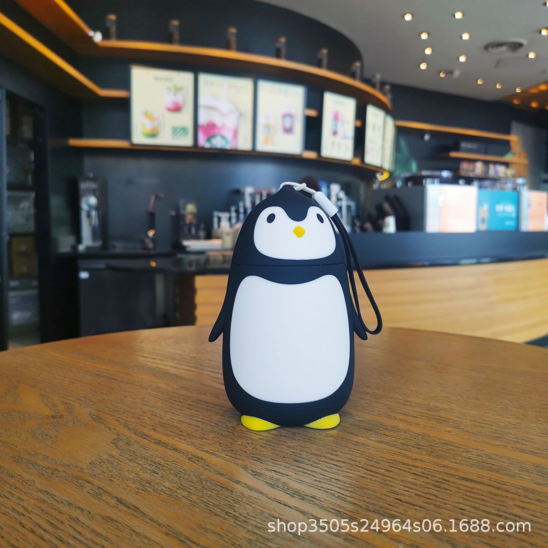 Creative internet-famous cartoon cute pet animal penguin water cup, couple carrying rope, 304 stainless steel insulated cup, gift cup details Picture