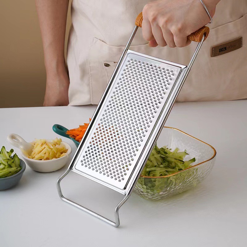 Multi-functional kitchen grater, vegetable and fruit slicer, potato and cucumber slicer, garlic and ginger grinder, wood-grain handle, small kitchen tools Specification drawing