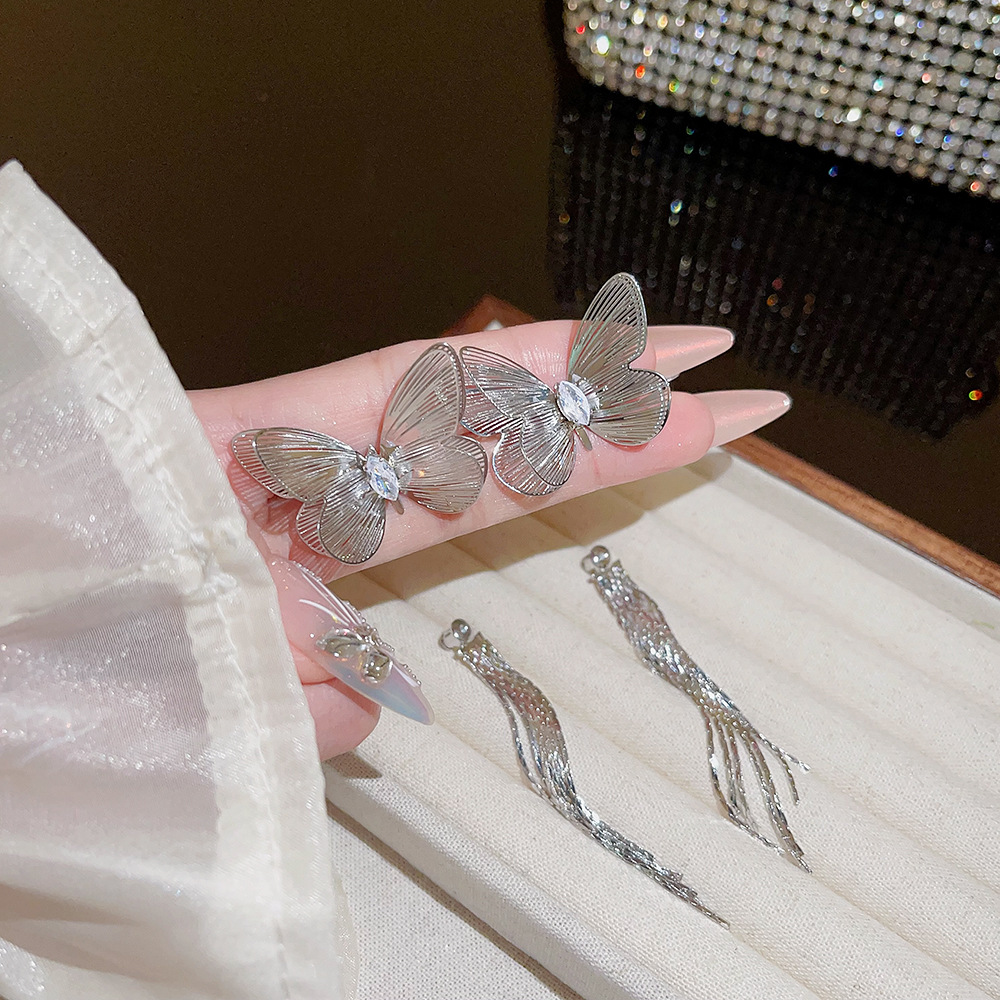 European and American best-selling personalized stud earrings, women's double-layer butterfly tassel earrings, high-end and fashionable autumn and winter earrings details Picture