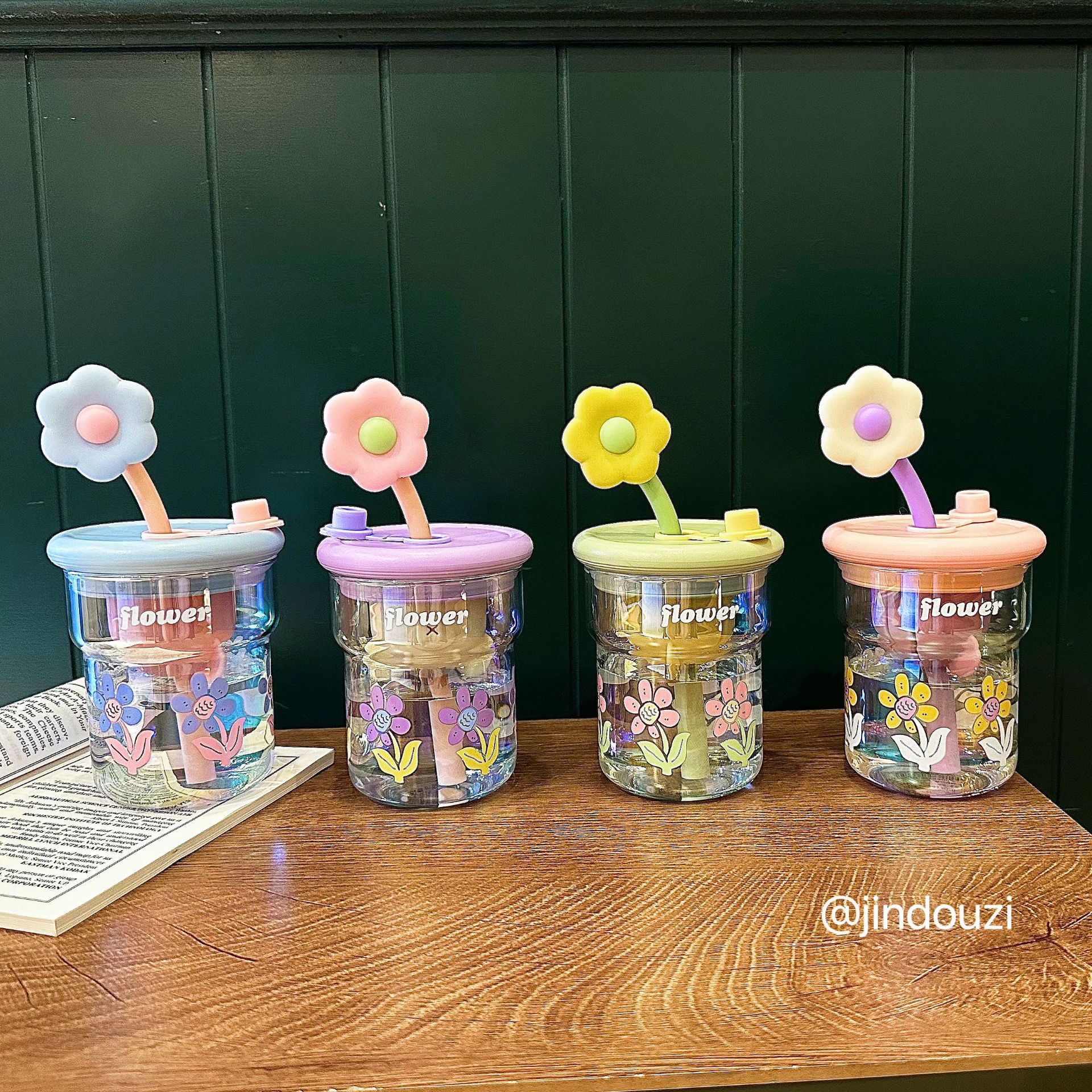 High appearance level little flower girl water cup with filter screen high borosilicate glass cup, high-temperature resistant girls' office tea-making straw cup details Picture