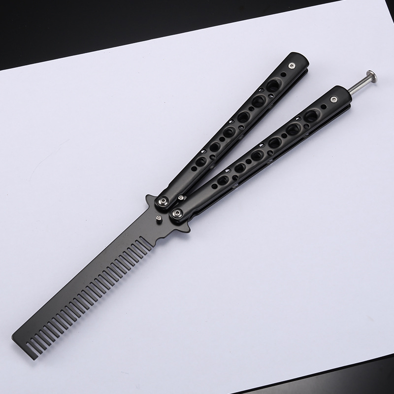 Factory wholesale butterfly knives, combs, folding practice knives, new hand-swinging game toys, cross-border bestsellers, unsharpened Application Scenario