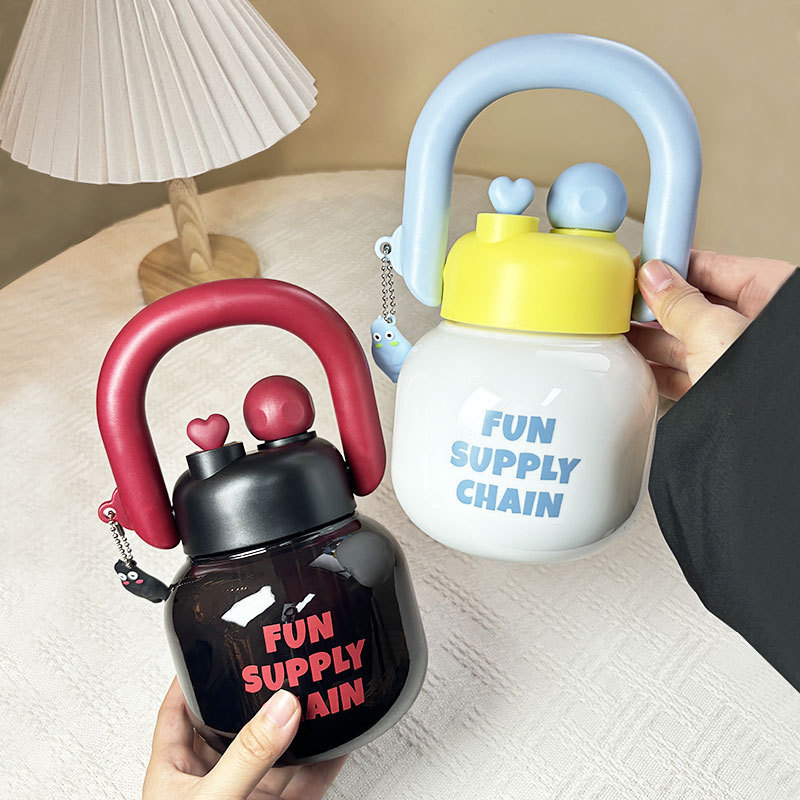 Cute carrying pot, large-belted double drinking cup, large-capacity high-temperature resistant portable water bottle, space straw cup full figure