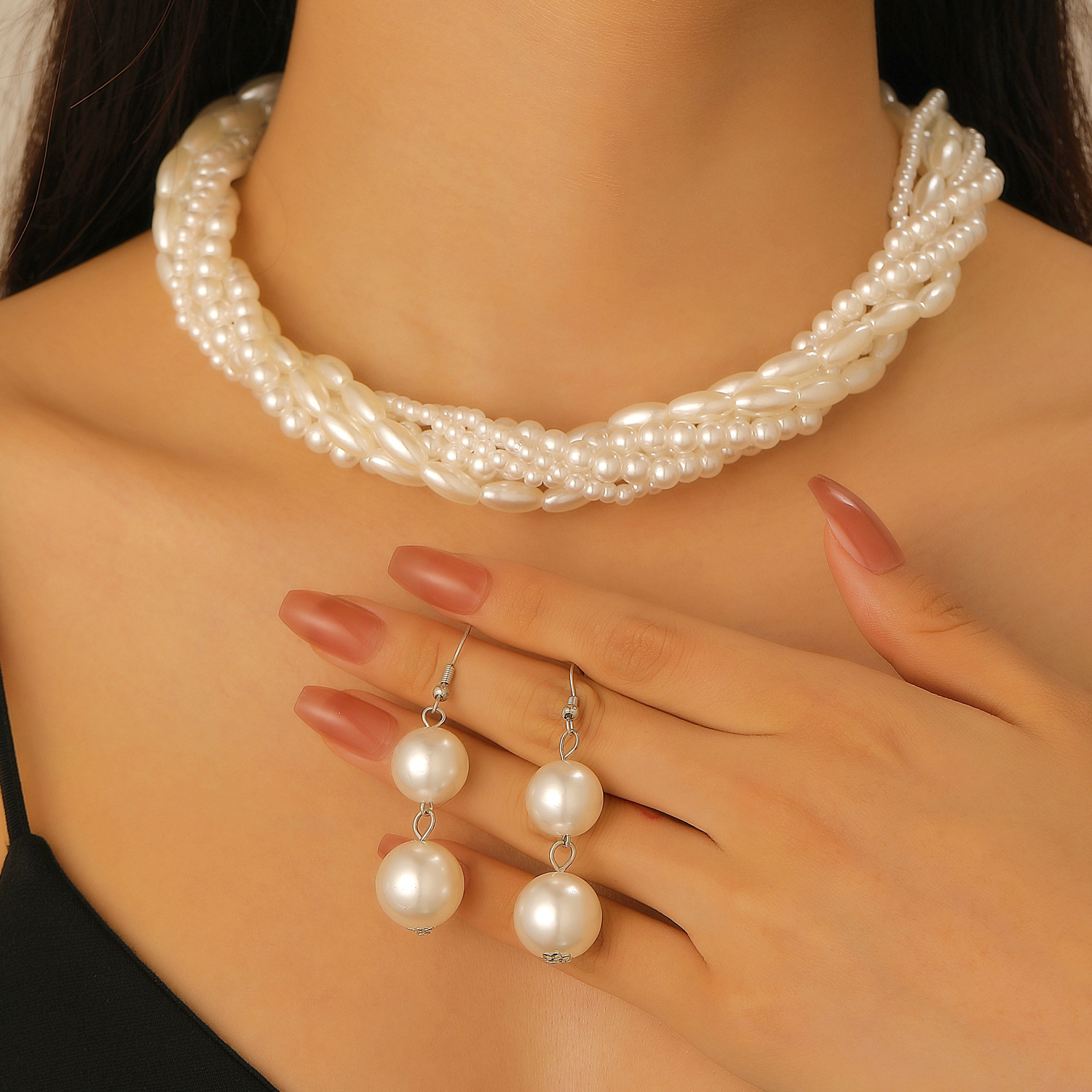 European and American cross-border jewelry, exaggerated pearl necklace, earrings, two-piece set, stacked neckchain, earrings, high-end jewelry for women details Picture
