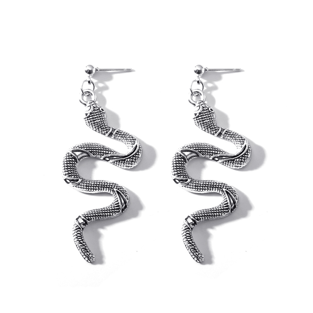 Wholesale of 2021 new trendy and creative exaggerated snake-shaped earrings, European and American retro alloy long earrings that are popular on the Internet Item Picture