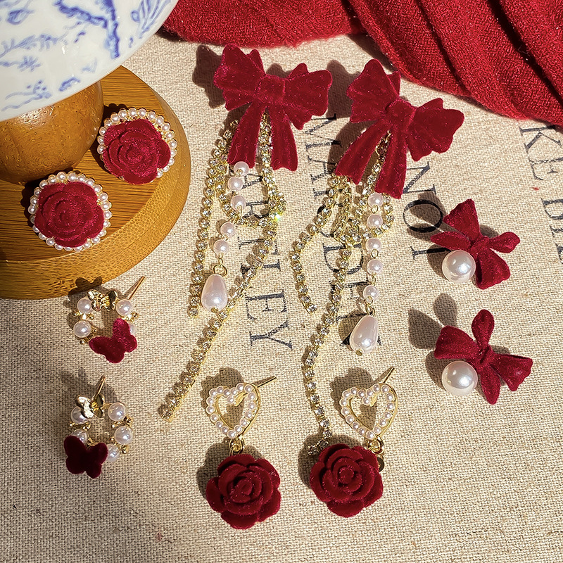 Red Christmas earrings for women, new autumn and winter 2024, tassel bow stud earrings, elegant and high-end style Specification drawing