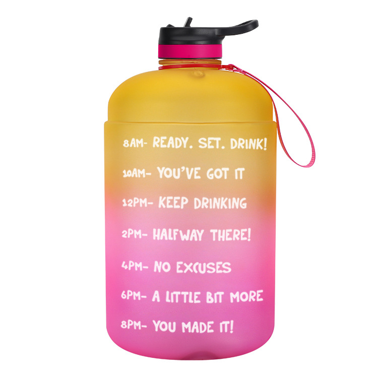 Amazon's best-selling 3.78L outdoor large water bottle with straw, 1-gallon plastic fitness water bottle with time printing Application Scenario