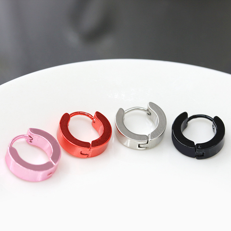 Korean style XO men's earrings, men's ear buckles, titanium steel ear studs, earrings wholesale, stainless steel accessories Specification drawing