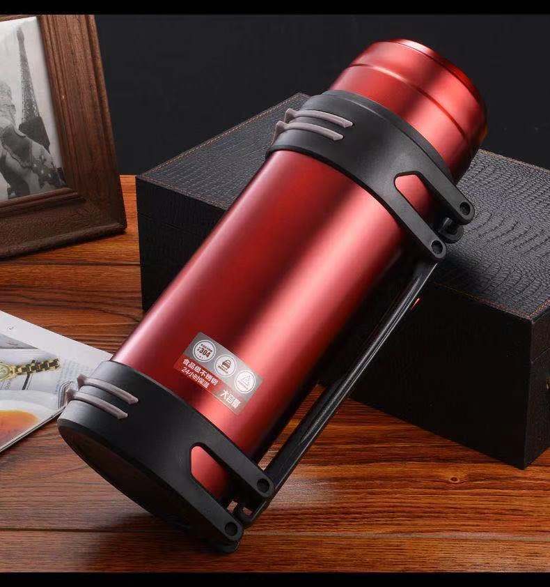2000ml large-capacity vacuum insulated kettle, 304 stainless steel insulated cup, 2.0L outdoor car travel kettle Application Scenario