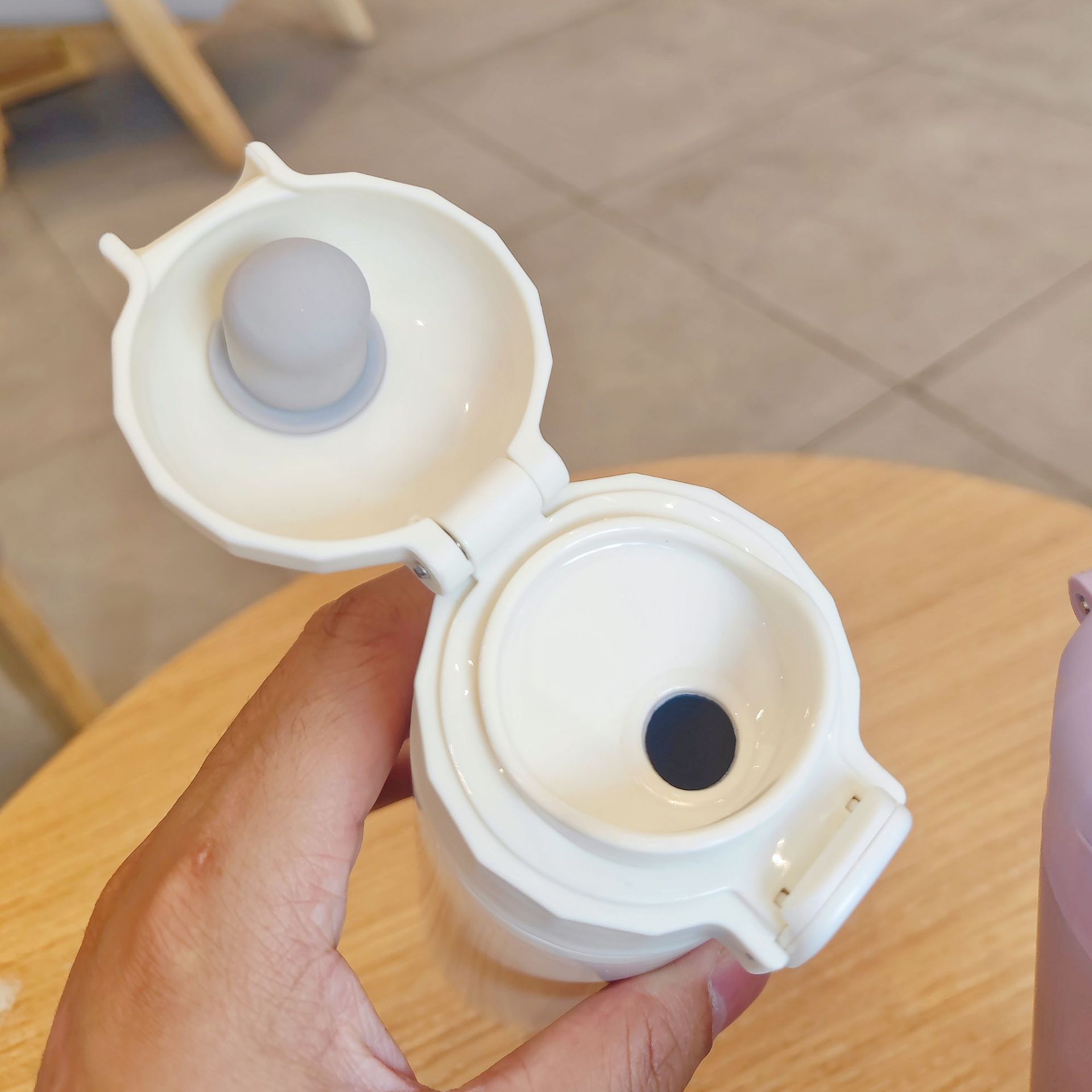 Simple cartoon insulated cup for direct drinking, water cup for male and female students, couple portable, high appearance level, pop-up lid stainless steel portable cup Specification drawing