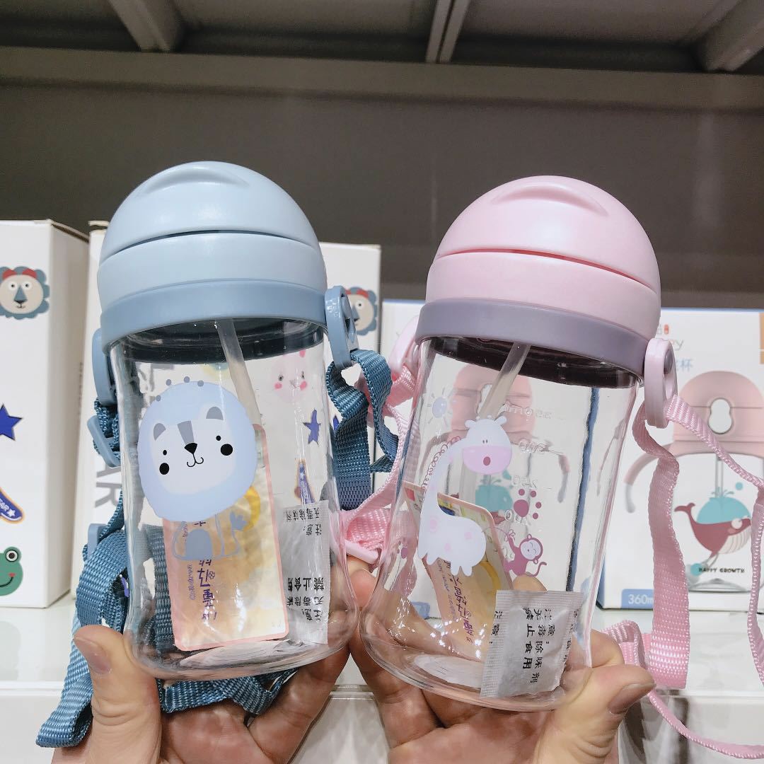 Cartoon children's backpack water cup, anti-drop with graduated straw cup, biting and anti-choking water cup, kindergarten baby drinking cup Specification drawing