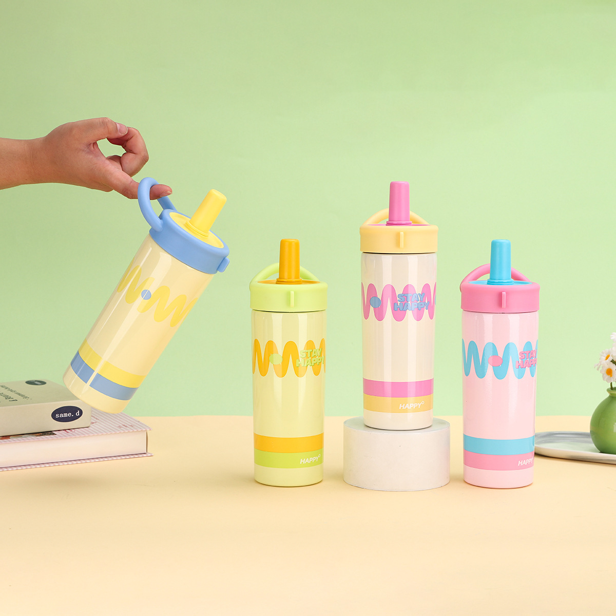 Wholesale of high-appearation-level 316 stainless steel four-leaf clover insulated cups, portable sports water cups, and high-appearation-level children's straw cups full figure