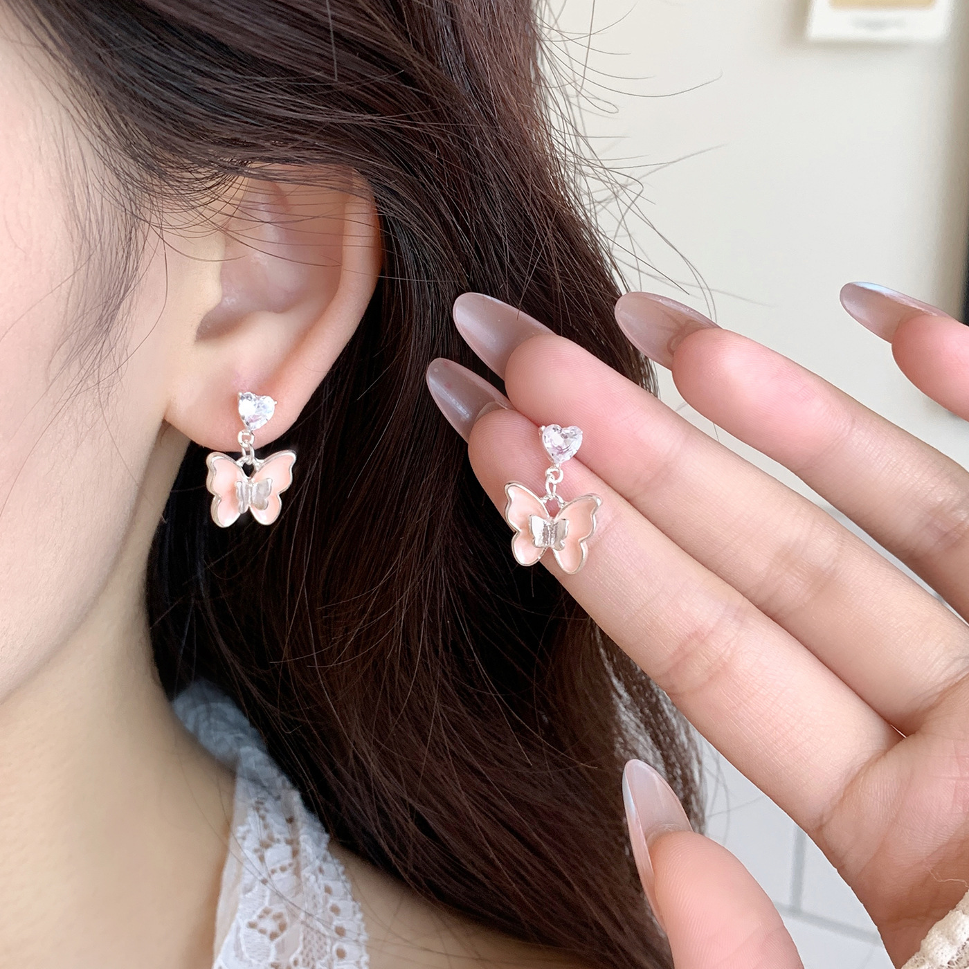 New colorful star butterfly earrings, women's silver needle, sweet and niche design, exquisite pearl heart, versatile earrings Specification drawing