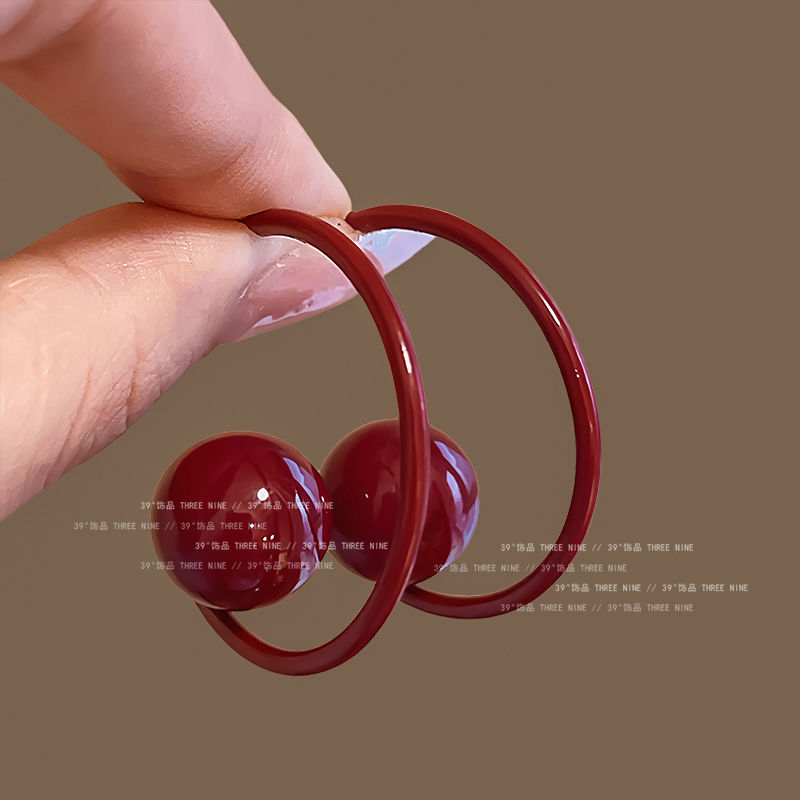 Retro Hong Kong-style Ankela red ring earrings for women, 2024 new bestseller stud earrings, elegant and high-end autumn and winter earrings Application Scenario