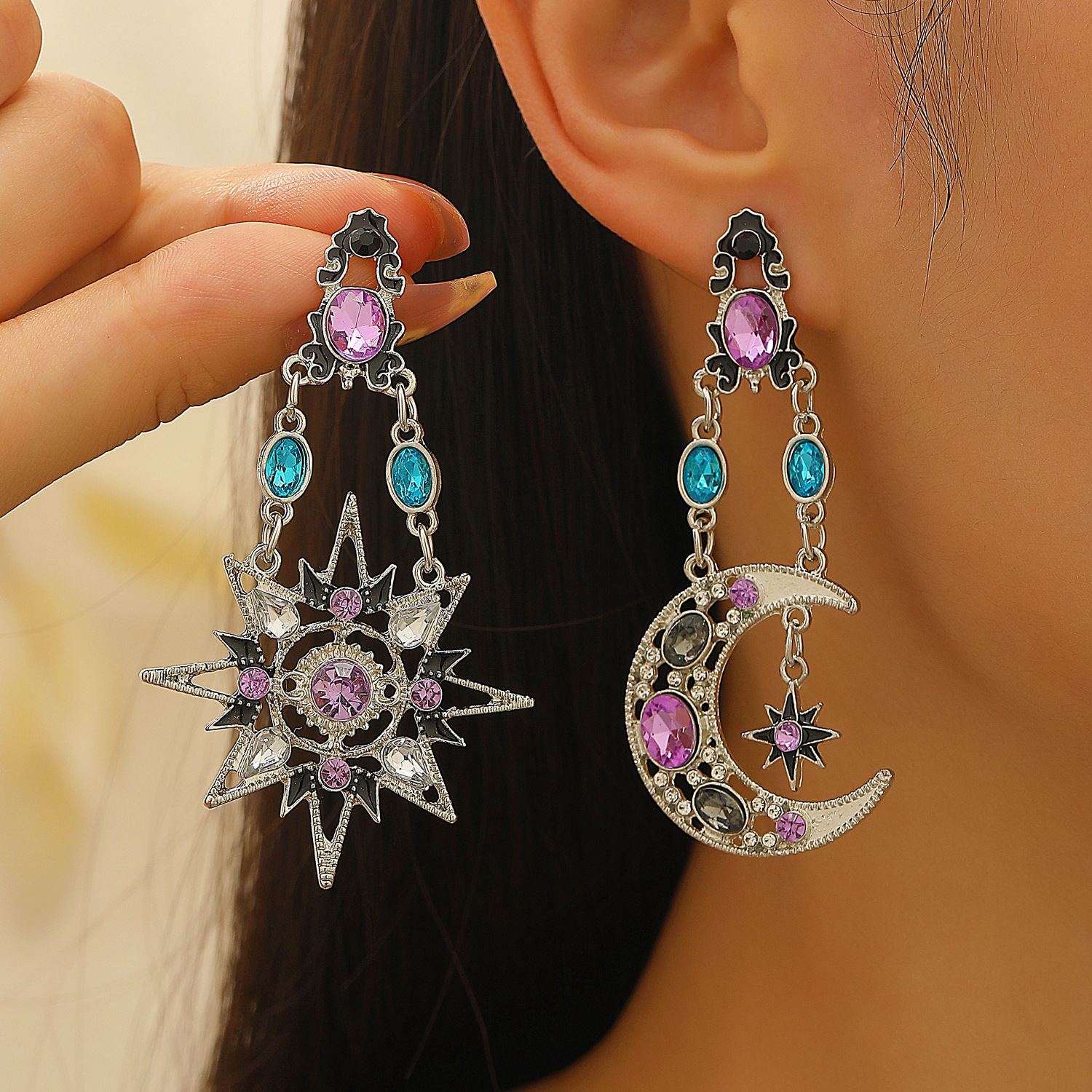 New Baroque earrings, retro and exaggerated sun and moon women's earrings, are selling well across borders. Long asymmetrical earrings details Picture