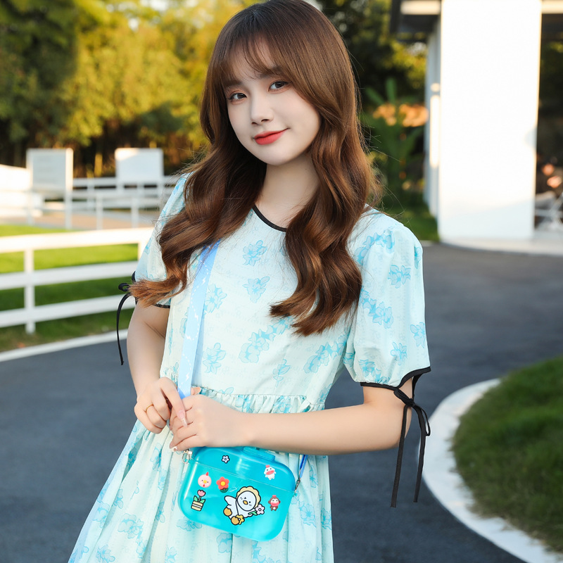 Factory wholesale cross-border e-commerce bags, straws, plastic water cups, stickers, portable straps, water bottles, student girls, outdoor Specification drawing