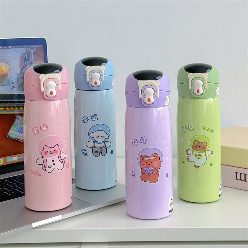 Wholesale of Yongkang smart temperature-showing student insulated cups, cartoon cute portable children's water cups, bouncing visual straw cups details Picture