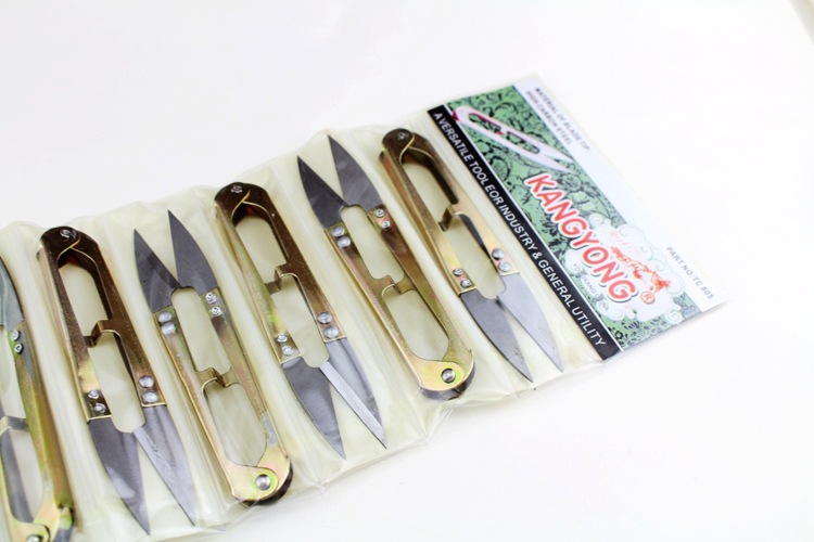 Wholesale cross-stitch U-shaped small scissors, thread end scissors, fishing line scissors, stainless steel yarn scissors Application Scenario