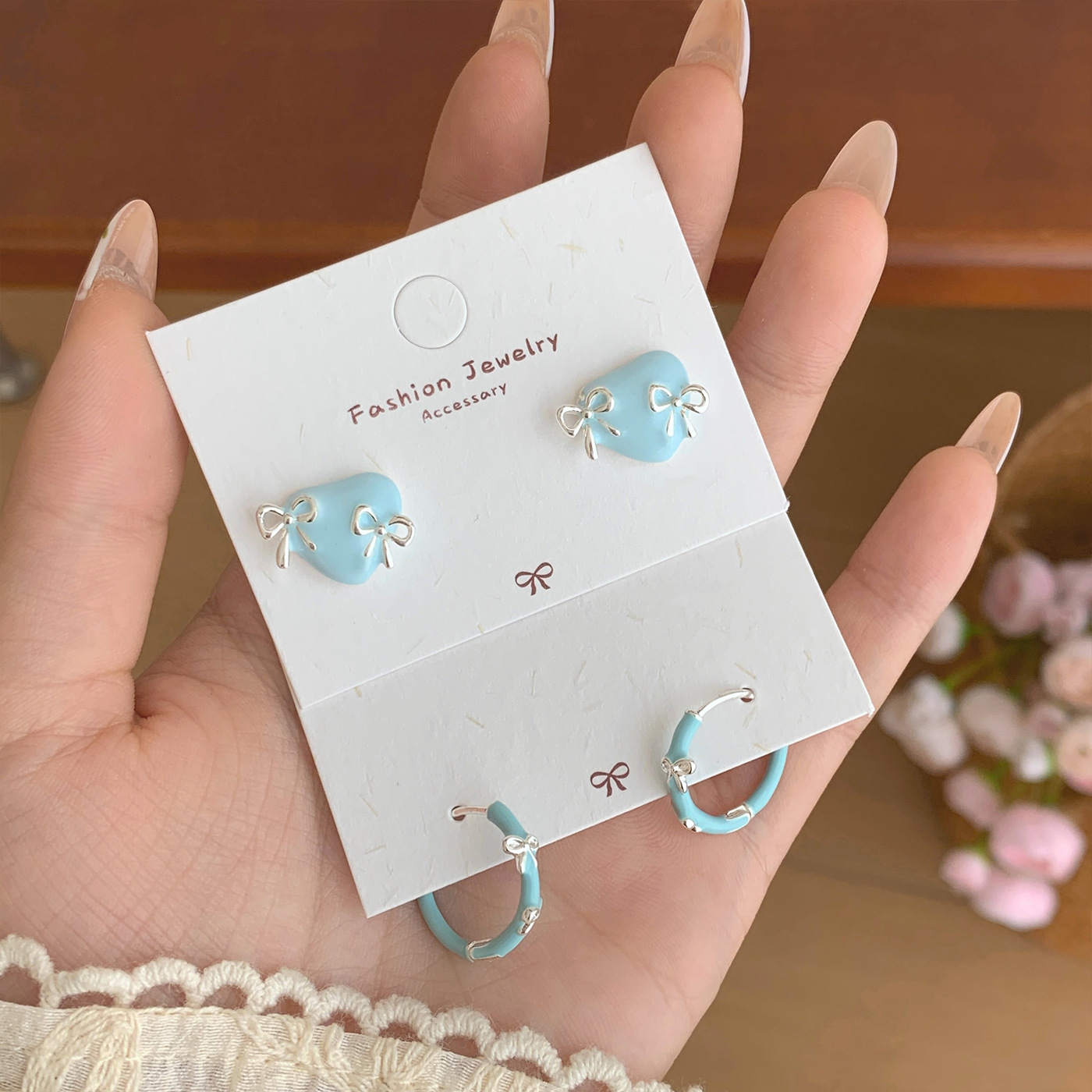 New cream blue oil-dripping heart-shaped ear studs, Instagram-style silver needle for girls, girlish dopamine, niche and sweet ear rings Application Scenario