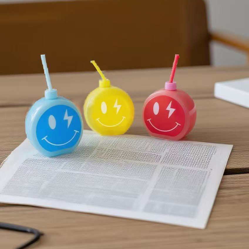 Factory direct sales Amazon best-selling plastic cartoon smiling face straw water cup, 600ml single-layer portable Specification drawing