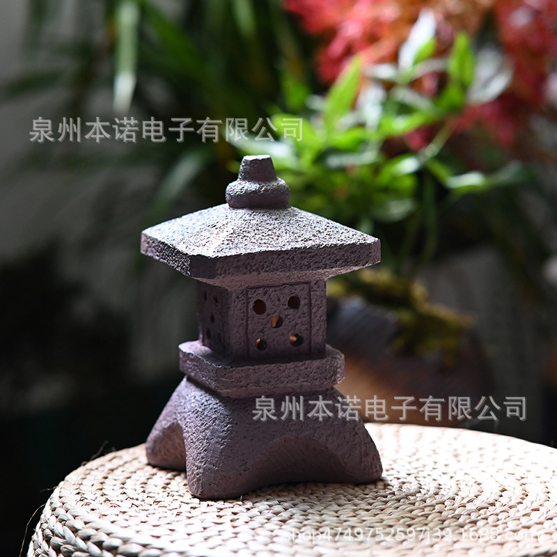Amazon solar Chinese-style garden lamp ornaments, garden resin statues, handicrafts, decorative landscape lamps, stone tower lamps Application Scenario