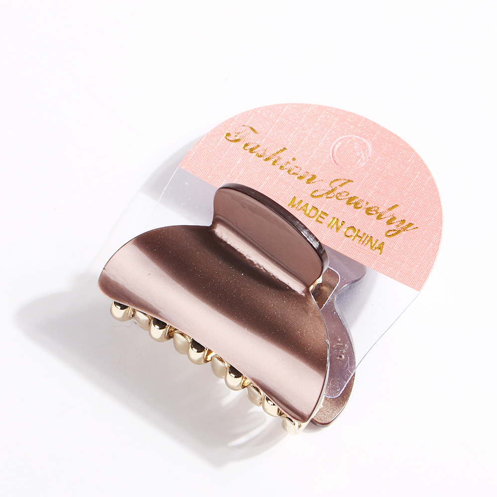 Qiyue Cross-border Acrylic grabber, Korean-style fashionable solid color hair clip, light luxury style shark clip, hairpin, hair accessory Application Scenario