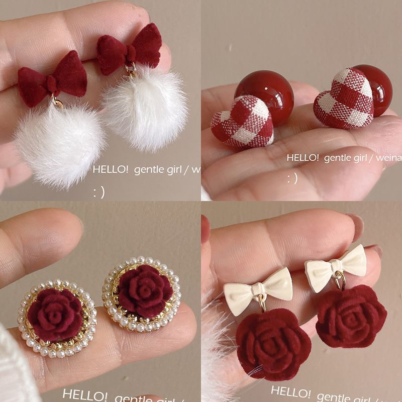 New Year and Christmas festive pom-pom earrings, 2024 new bestsellers, trendy autumn and winter high-end pearl stud earrings full figure