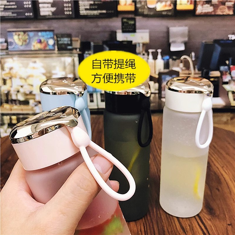 Creative space cup sports advertisement Plastic cup Convenient ins water cup 600mL student sports and fitness plastic cup Application Scenario