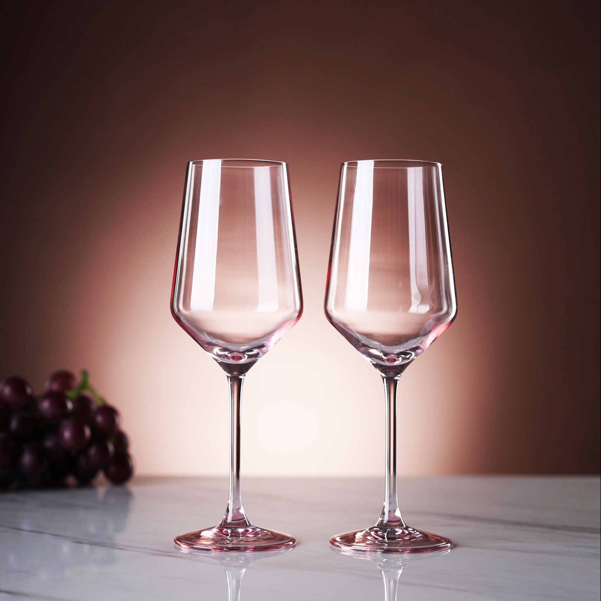 【 Factory Direct Sales 】 Cold-cut powder rod red wine glasses, creative wine glasses, household glass foreign wine glasses with LOGO printing Application Scenario
