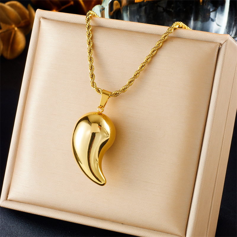 European and American fashionable and individual design retro punk metal titanium steel twist chain water drop pendant necklace full figure