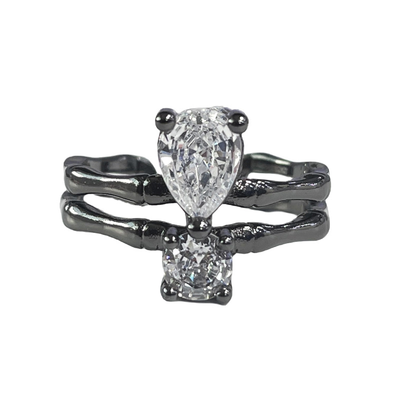 Sweet and cool dark bamboo joint irregular zircon micro-inlaid fashionable open ring, a unique chain ring design for women Item Picture