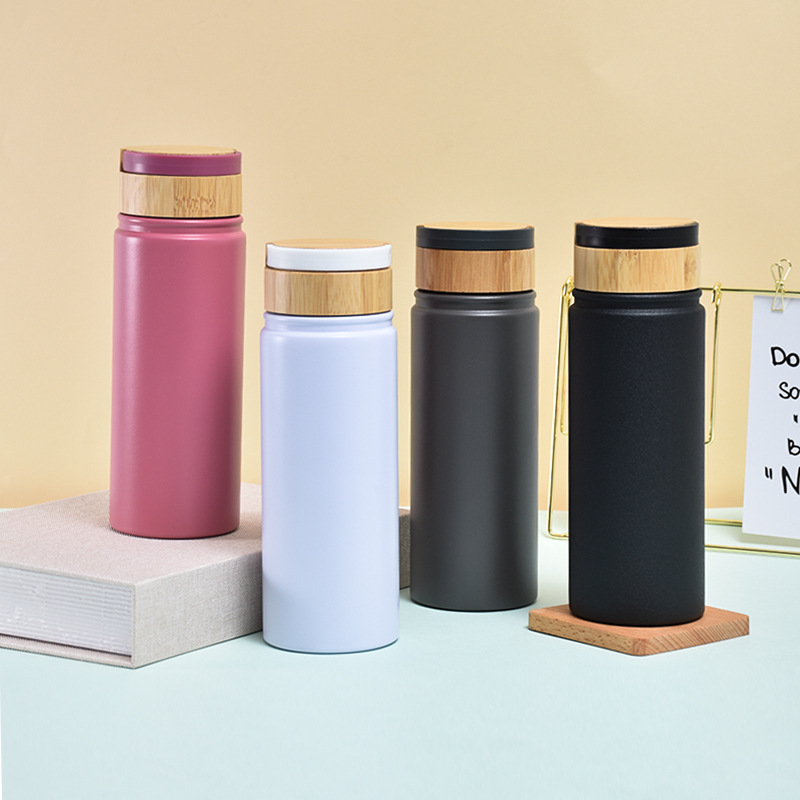 New bamboo-covered space flask insulated cup, 304 stainless steel double-layer insulated cup, 18OZ space flask full figure