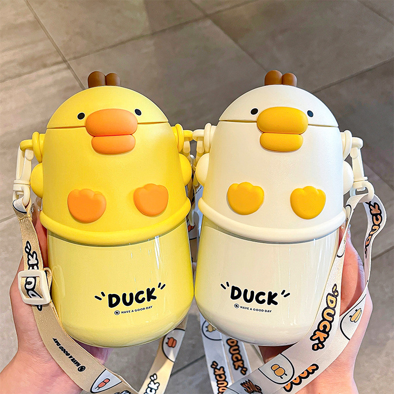 The cute student Dudu duck thermos cup has a high appearance level, a silicone spout, a large capacity water cup, and is convenient to carry full figure