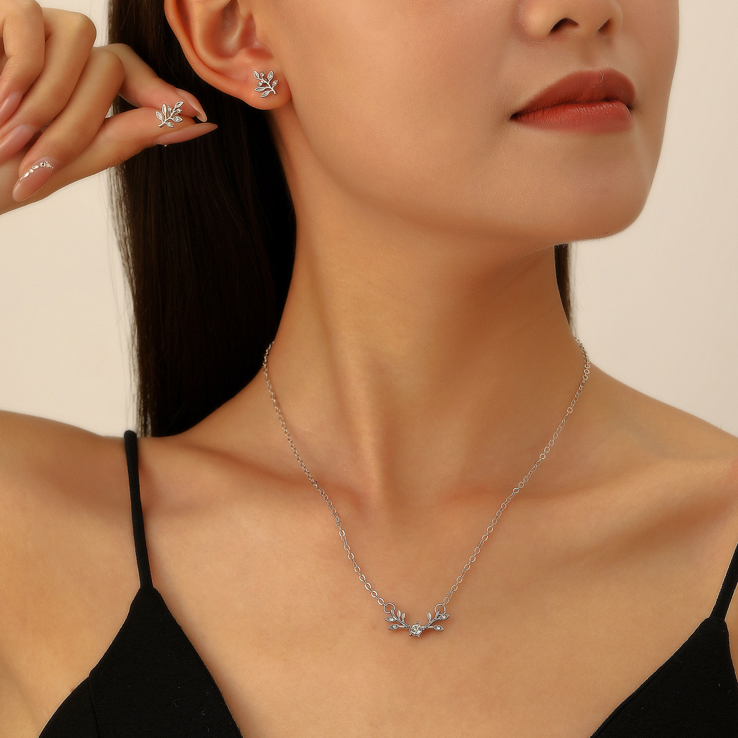 European and American cross-border jewelry, ins leaf stud necklace set, simple and versatile spring and summer jewelry accessories, collarbone chain for women Specification drawing