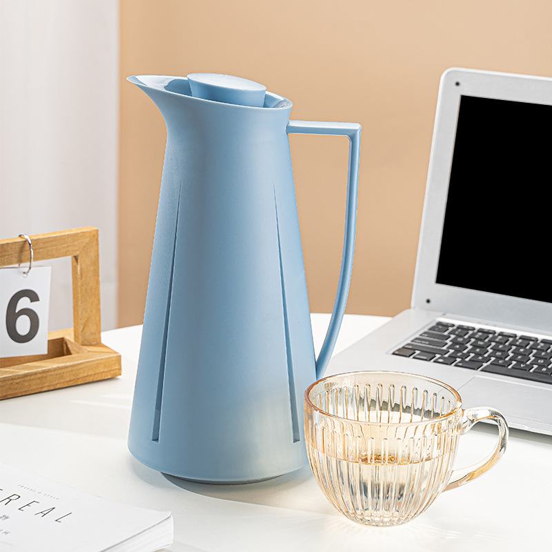 Thermos flask, household thermos flask, large-capacity portable thermos flask, student dormitory thermos flask, tea house boiling water flask Application Scenario