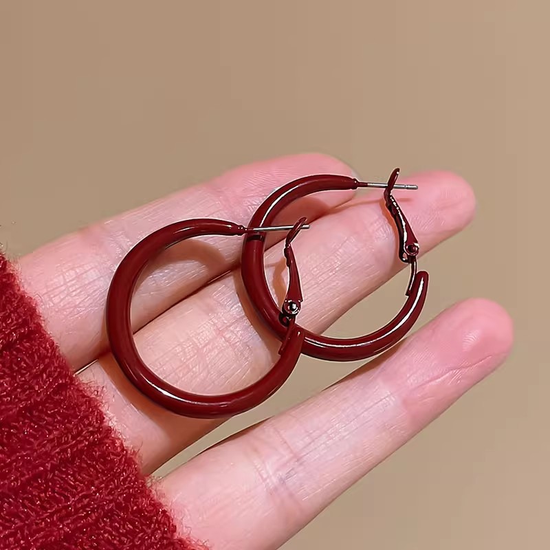 French Ankela red ear ring Women's 2024 new retro Hong Kong-style stud earrings, high-end, light luxury and niche earrings details Picture