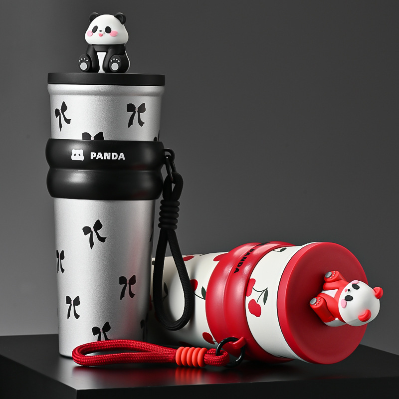 The new Panda insulated cup features a high appearance level, a large-capacity vehicle-mounted portable straw cup, and a stainless steel cold and heat preservation ice cup full figure