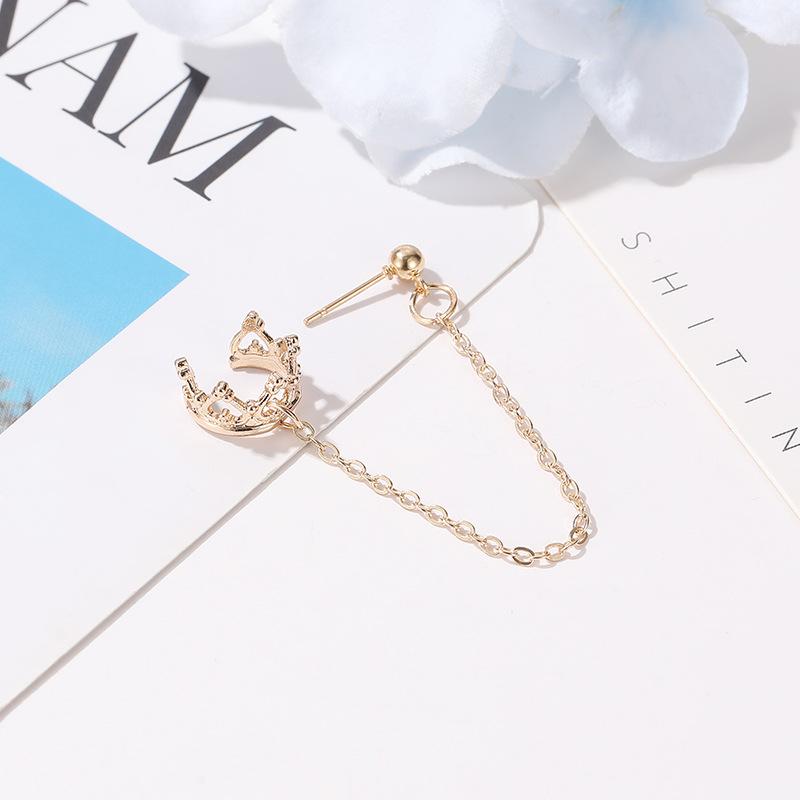 European and American long earless earrings, crown U-shaped ear clips, hollowed-out heart, retro stud earrings, non-mainstream earrings wholesale Application Scenario