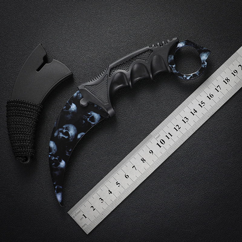 CSGO Claw knife Outdoor high-hardness self-defense weapon knife portable outdoor toy game swing knife unsharpened undefined