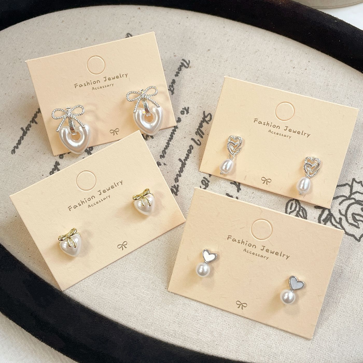 Korean-style simple heart-shaped pearl pendant earrings, women's silver needle, delicate and sweet daily, versatile and small earrings for commuting full figure