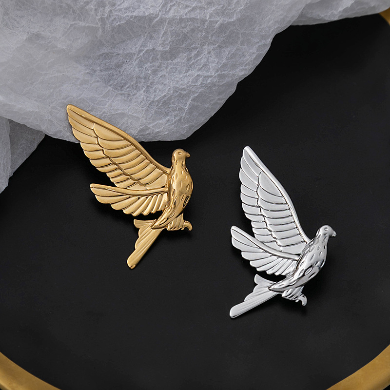 European and American cross-border peace dove animal brooch, light luxury and high-end clothing accessory brooch, creative metal brooch for women full figure