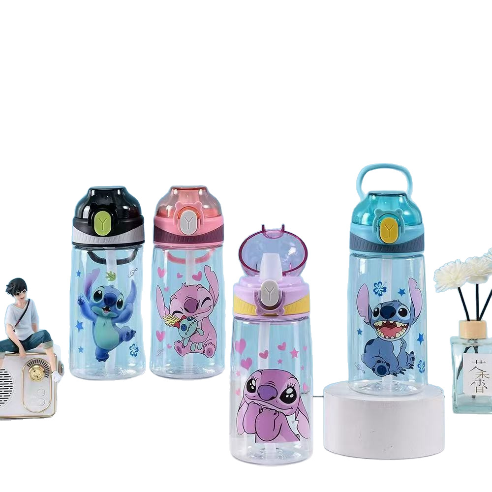 Wholesale of large-capacity plastic water cups for outdoor sports, featuring cartoon straws with lock buttons, portable lifting ropes and direct sales from best-selling manufacturers Item Picture