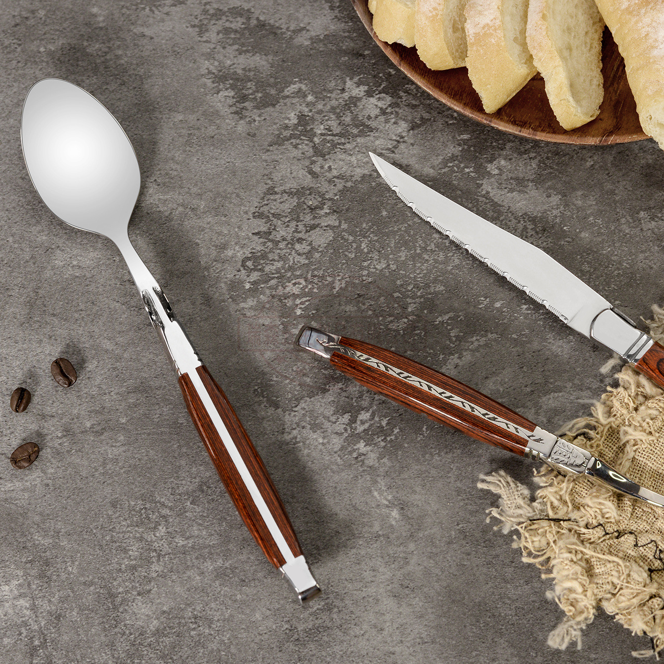 Steak knife, fork and spoon set, stainless steel Western cuisine knife, tableware and kitchenware, high red wooden handle steak knife and teaspoon Specification drawing