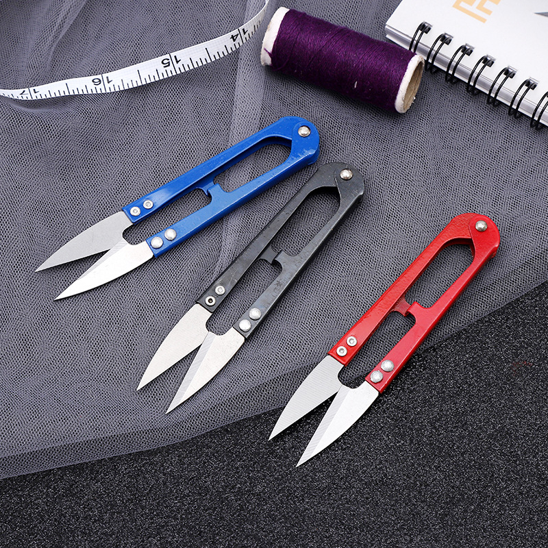 Wholesale of small scissors for cutting thread ends, U-shaped spring yarn scissors, color spray-painted cross-stitch fishing line small scissors details Picture