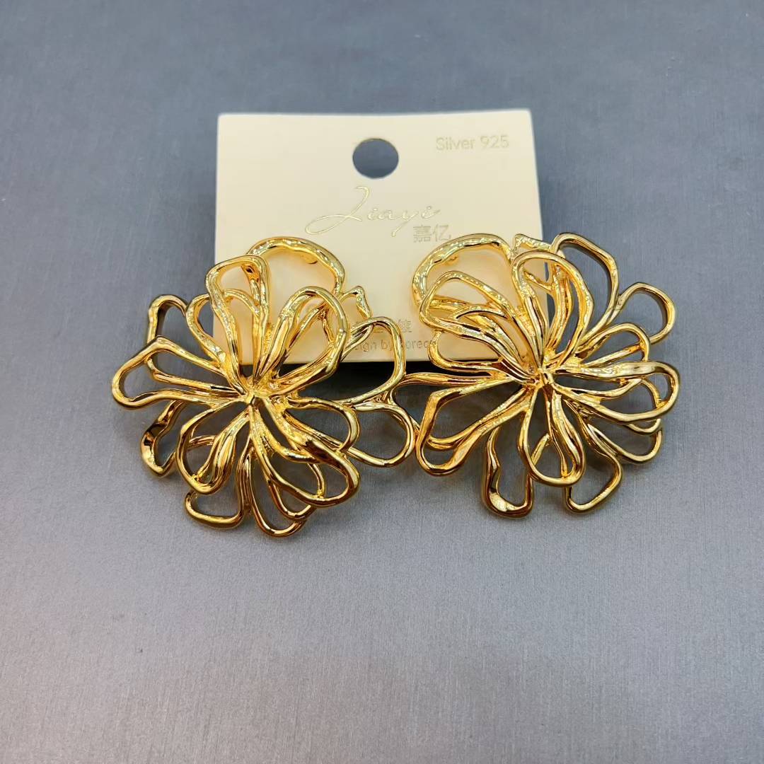  时尚简约个性耳钉饰品 