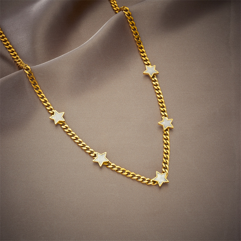 Korean-style fashionable and niche design, versatile five-pointed star chain titanium steel metal jewelry, exquisite collarbone necklace details Picture