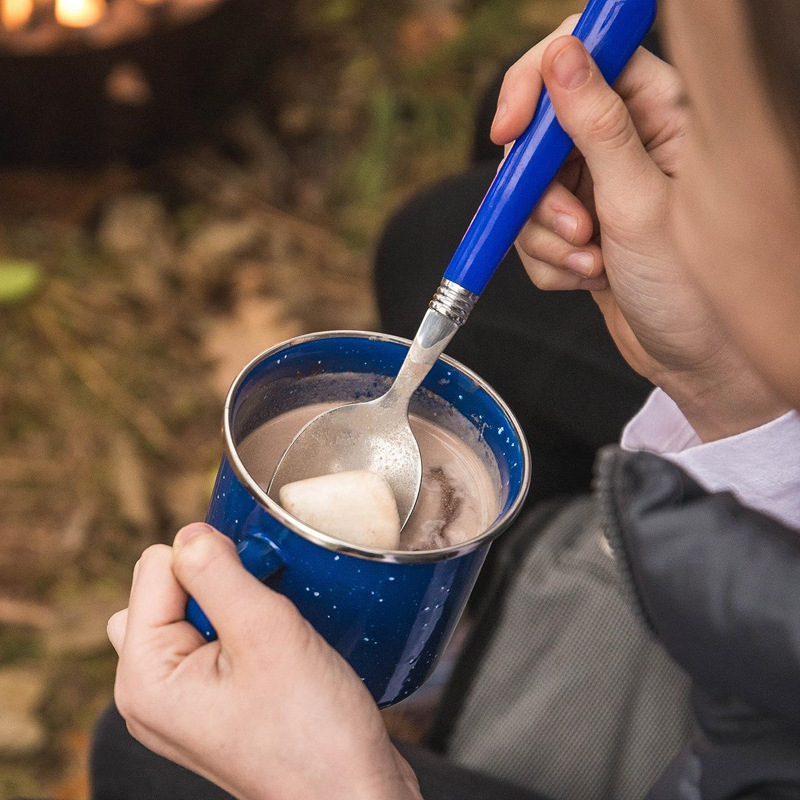 Amazon's best-selling enamel plates and bowls, 24-piece enamel outdoor camping tableware set, picnic and camping open flame enamel cups Application Scenario