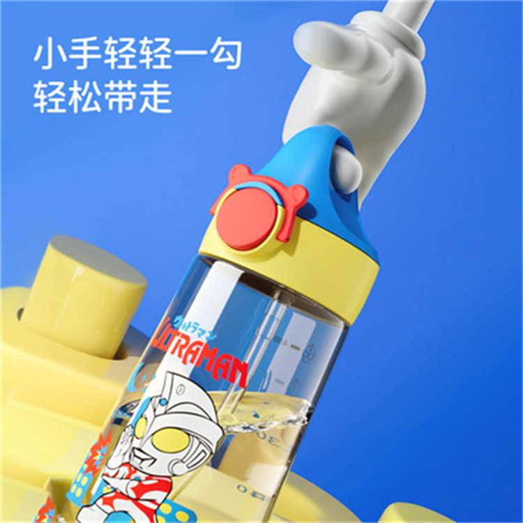 Ultraman children's water cup, ppsu material straw cup, portable for primary school and kindergarten students to go to school, summer direct drinking pot Application Scenario