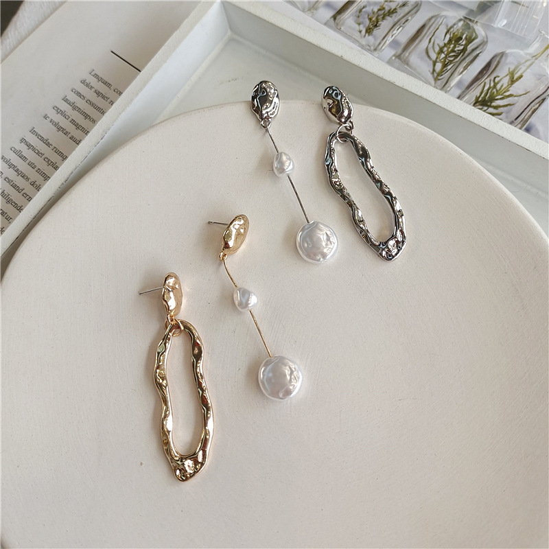 S925 Silver Needle Geometric Baroque style pearl stud asymmetrical earrings, personalized and irregular fashionable earrings Specification drawing