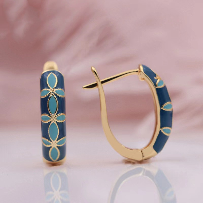 Retro court-style stud earrings with fashionable oil drip technique and blue petal pattern women's earrings are selling well across borders from Europe and America full figure