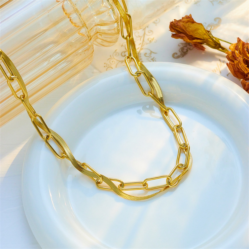 European and American fashion punk hip-hop personality design, color-blocking double-layer chain metal titanium steel heavy industry necklace Specification drawing